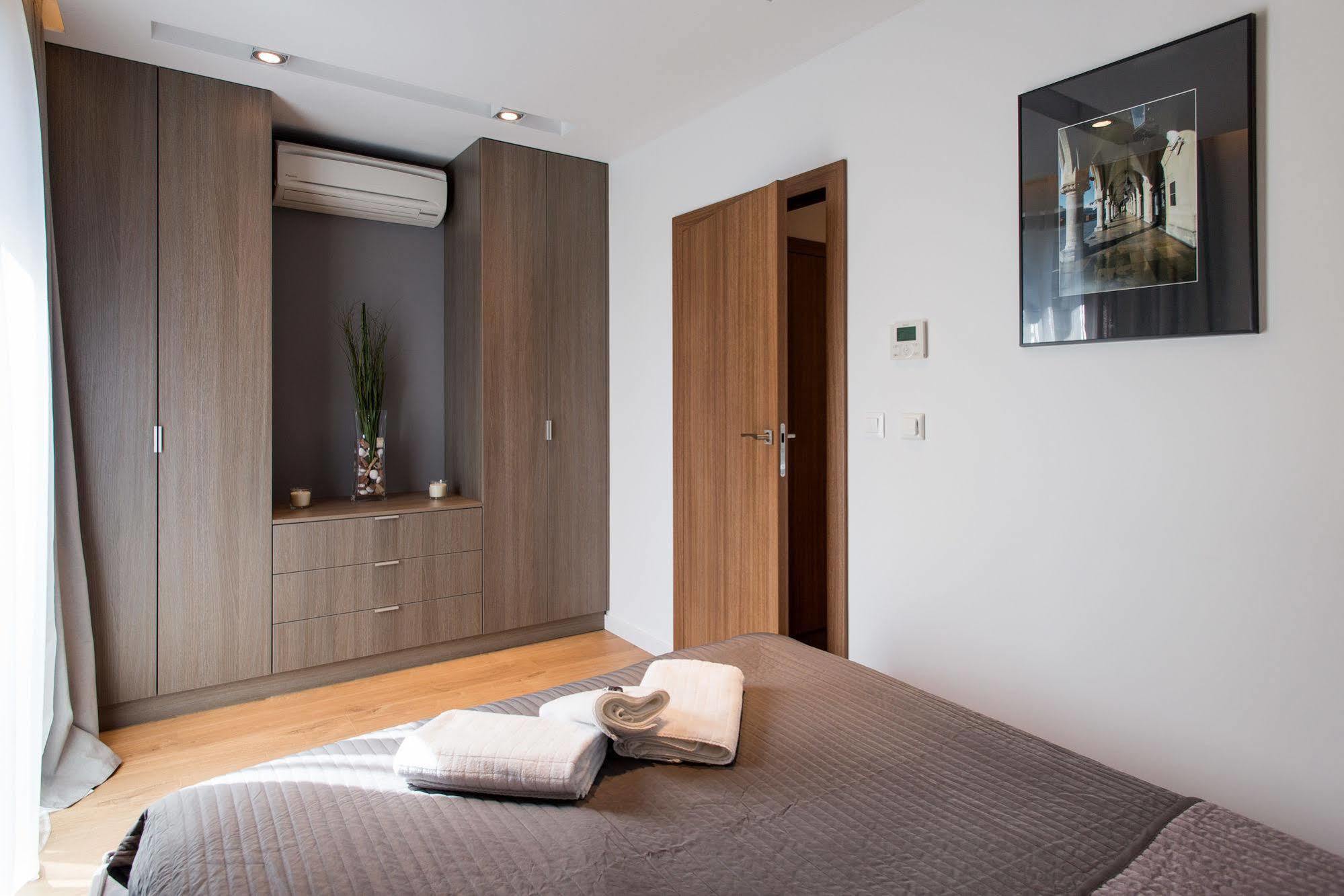 Modern Apartment By Wawel Castle Krakow Exterior photo