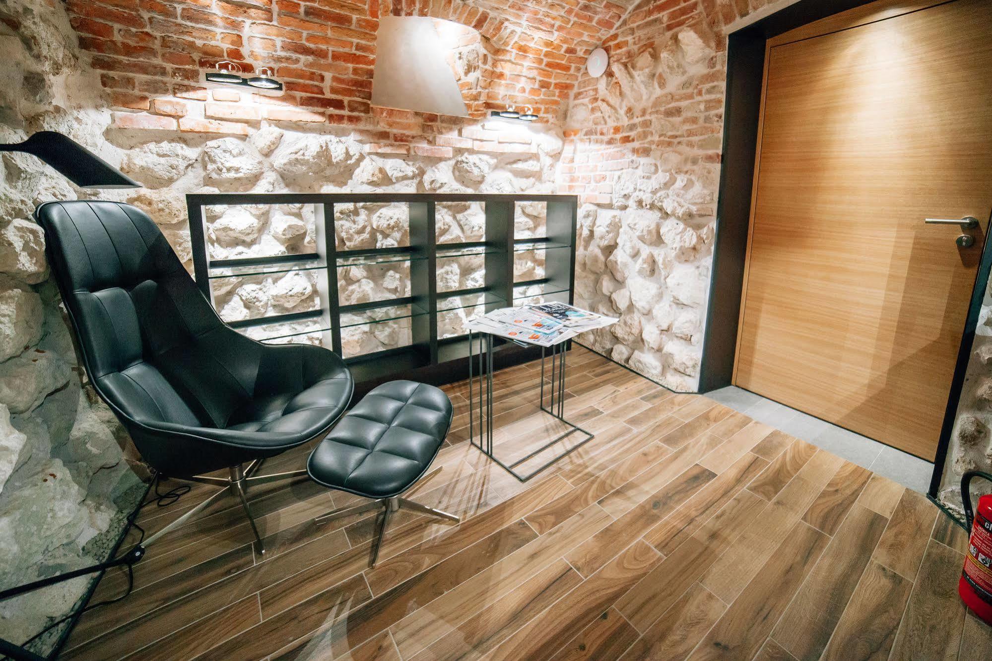 Modern Apartment By Wawel Castle Krakow Exterior photo